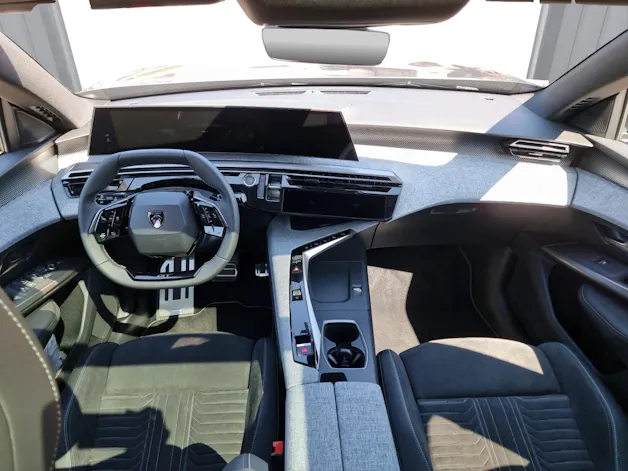 Peugeot 5008 e-Launch Edition AWD