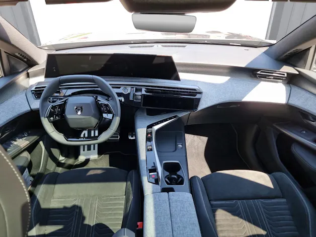 Peugeot 5008 e-Launch Edition AWD