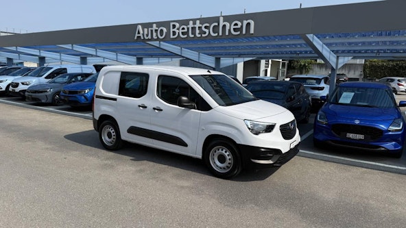 First vehicle image