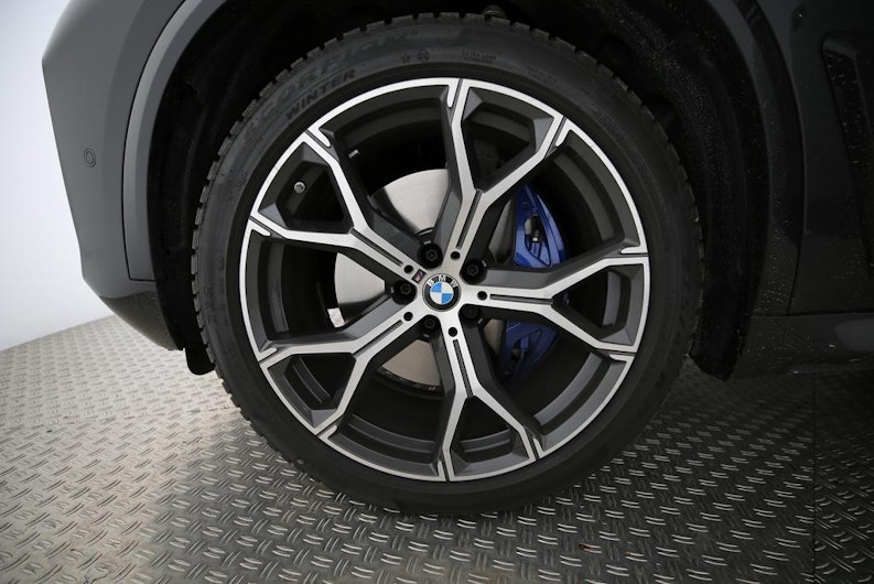 Vehicle image BMW X5