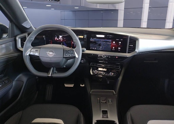 Vehicle image 4 Vehicle image 4