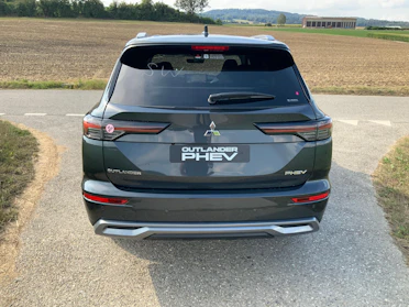 MITSUBISHI OUTLANDER 5