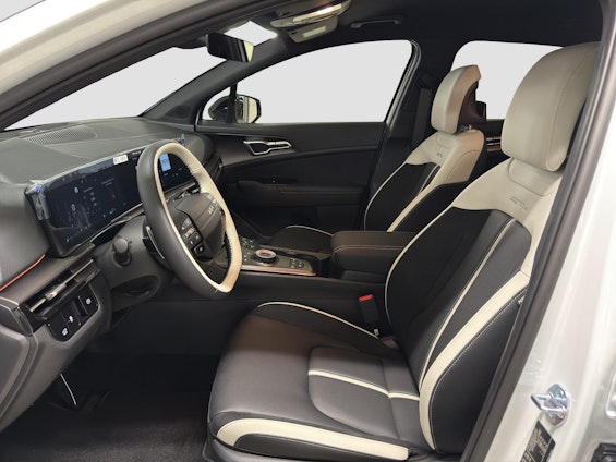 Vehicle image 8 Vehicle image 8