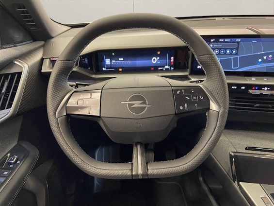 Vehicle image 8 Vehicle image 8