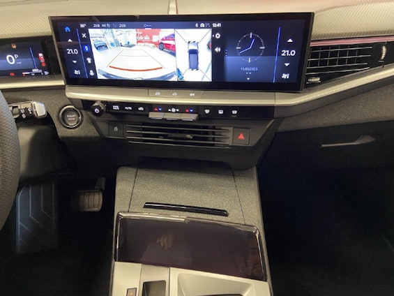 Vehicle image 6 Vehicle image 6