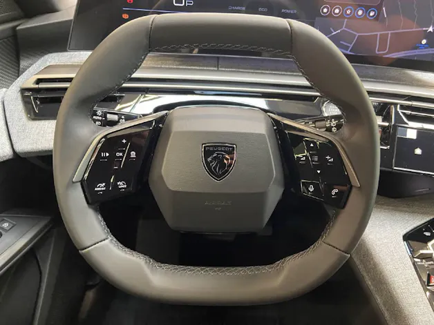 Peugeot 5008 1.2 Hybrid Allure Premium