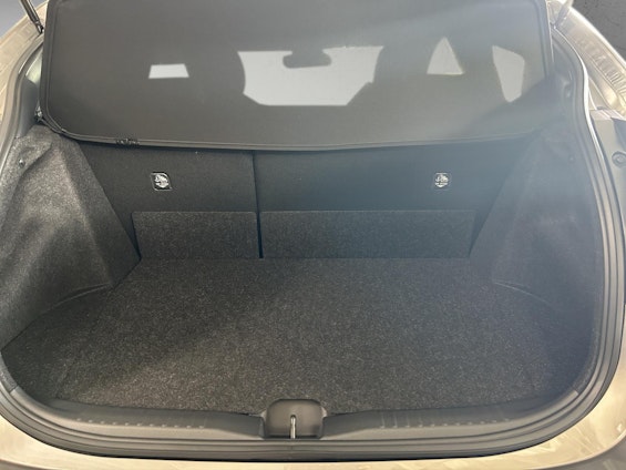 Vehicle image 14 Vehicle image 14