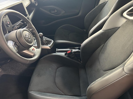 Vehicle image 13 Vehicle image 13