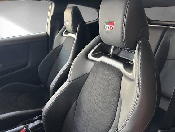 Vehicle image 12 Vehicle image 12