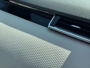 Vehicle image LAND ROVER Range Rover Velar 3.0 D I6 300 R-Dynamic