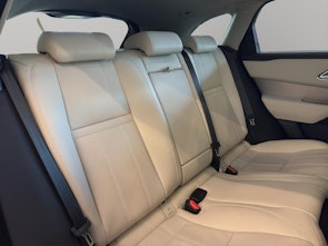 Vehicle image LAND ROVER Range Rover Velar 3.0 D I6 300 R-Dynamic