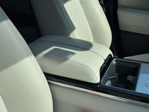 Vehicle image LAND ROVER Range Rover Velar 3.0 D I6 300 R-Dynamic