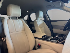Vehicle image LAND ROVER Range Rover Velar 3.0 D I6 300 R-Dynamic