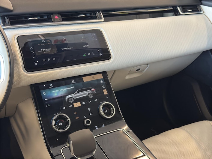 Vehicle image LAND ROVER RANGE ROVER VELAR
