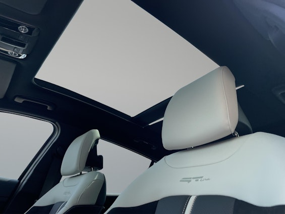 Vehicle image 10 Vehicle image 10