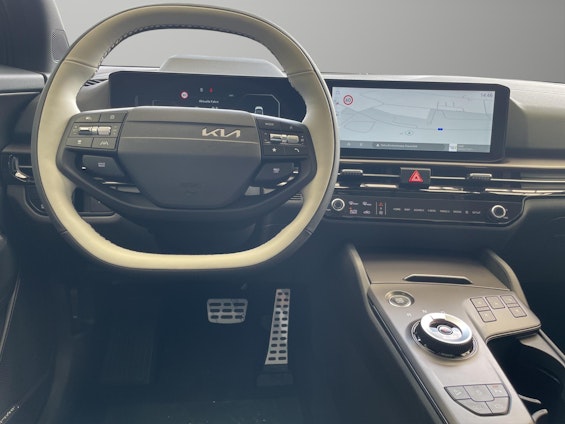 Vehicle image 6 Vehicle image 6