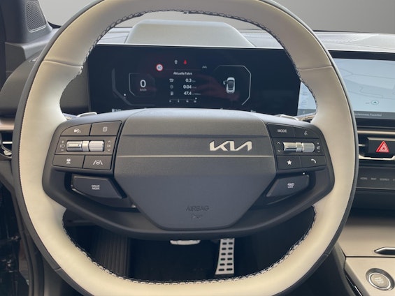 Vehicle image 3 Vehicle image 3