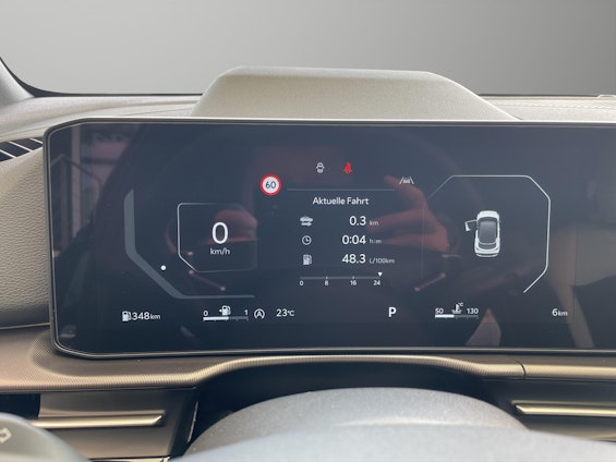 Vehicle image 4 Vehicle image 4