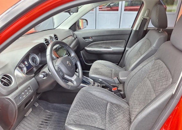 Vehicle image 5 Vehicle image 5