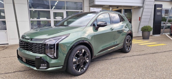 Vehicle image 1