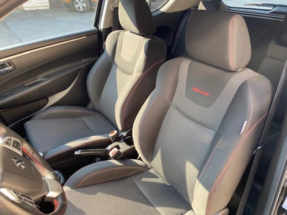 Vehicle image 7
