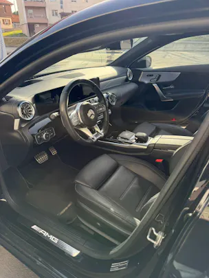 Mercedes-Benz A 35 AMG 4Matic Speedshift