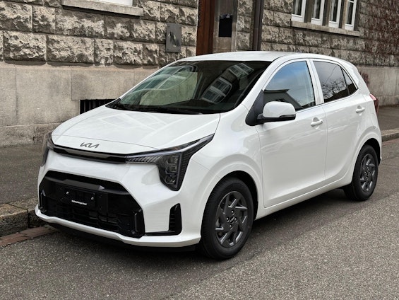 First vehicle image