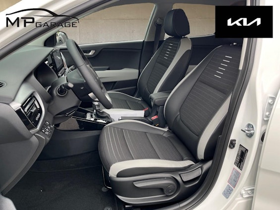 Vehicle image 12 Vehicle image 12