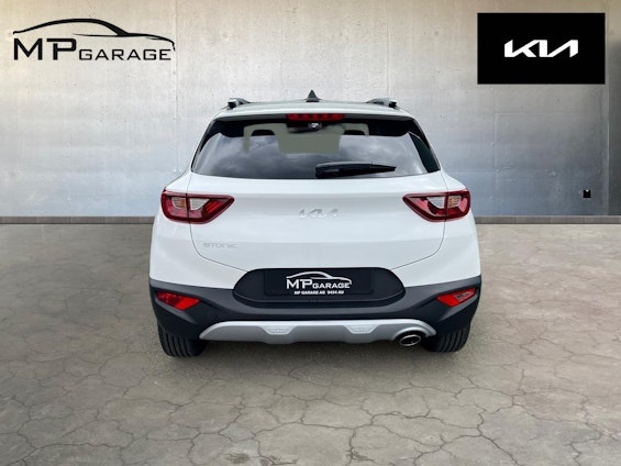 Vehicle image 4 Vehicle image 4