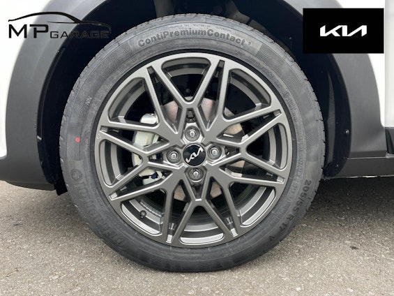 Vehicle image 14 Vehicle image 14