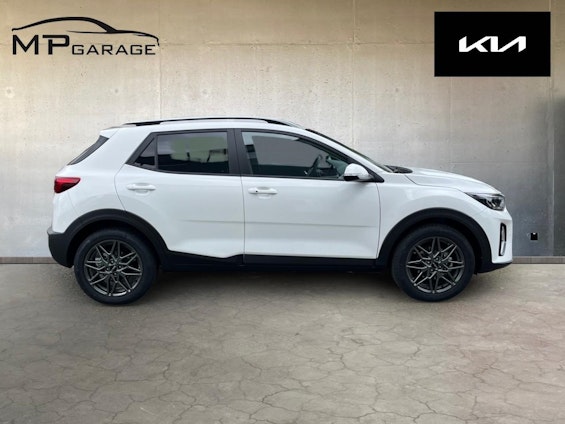 Vehicle image 3 Vehicle image 3