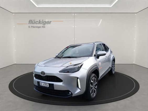 First vehicle image