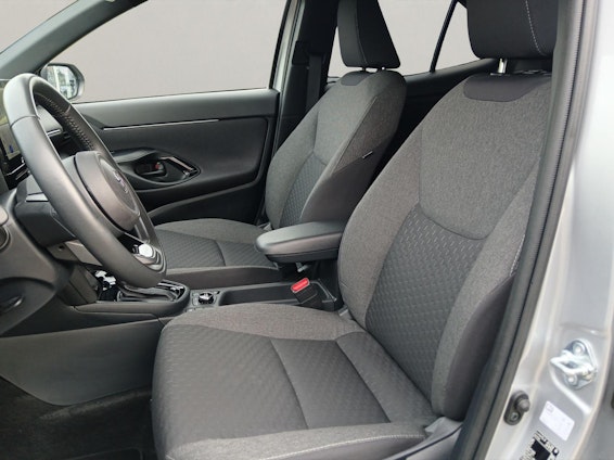 Vehicle image 8 Vehicle image 8