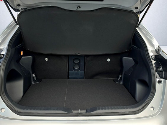 Vehicle image 4 Vehicle image 4