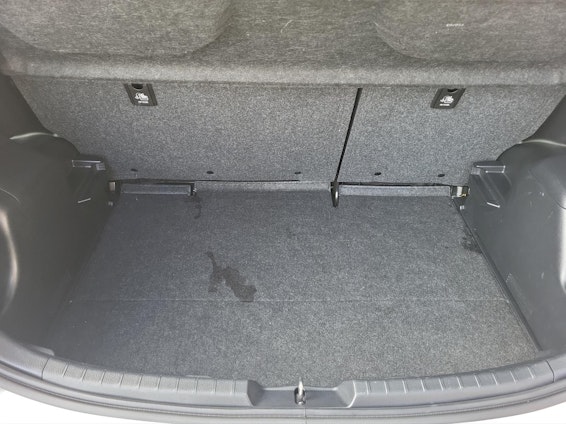 Vehicle image 14 Vehicle image 14