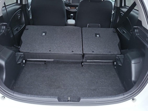 Vehicle image 16 Vehicle image 16