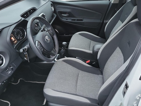 Vehicle image 12 Vehicle image 12