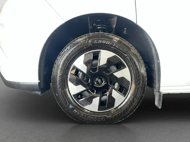 Ford Transit Custom Van 320 L2 2.5 Duratec 233 PS Trend