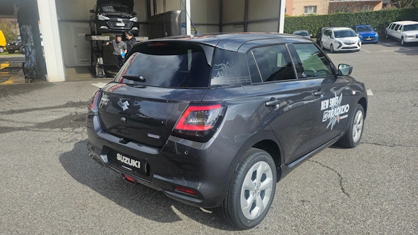 Vehicle image 6 Vehicle image 6