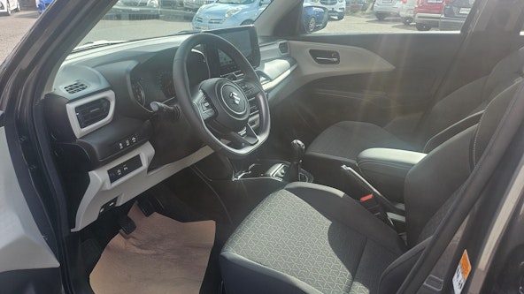 Vehicle image 10 Vehicle image 10