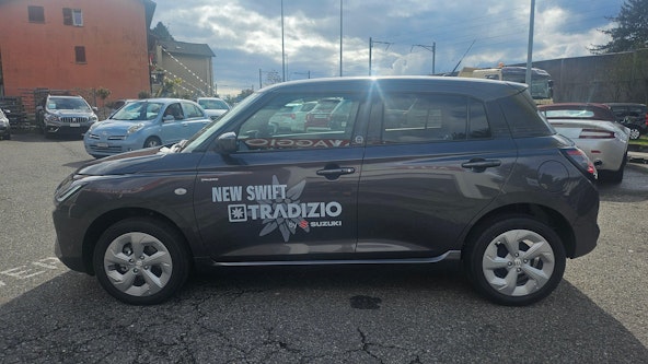 Vehicle image 18