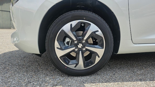 Vehicle image 14