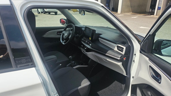 Vehicle image 12 Vehicle image 12