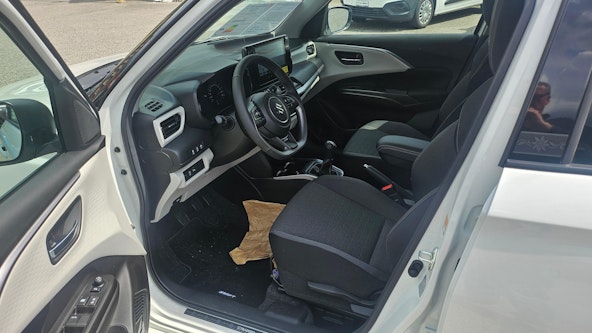 Vehicle image 13 Vehicle image 13