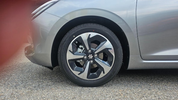 Vehicle image 14