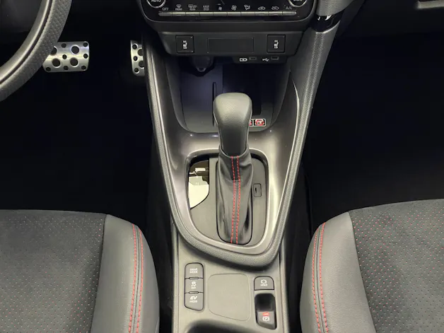 Toyota Yaris 1.5 VVT-i HSD GR Sport