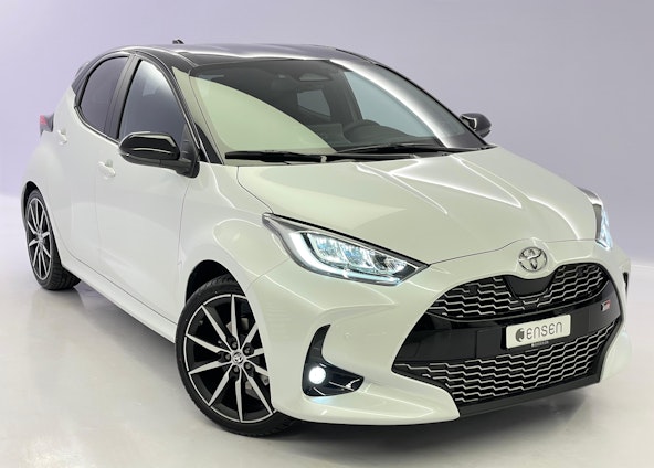 First vehicle image First vehicle image