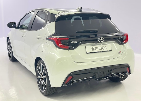 Vehicle image 4 Vehicle image 4