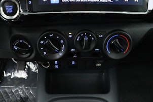 Vehicle image TOYOTA Hilux Extra Cab.-Pick-up 2.8 D-4D 204 Comfort