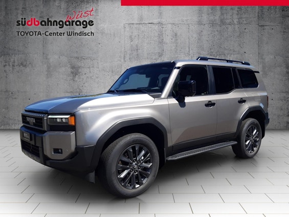 First vehicle image